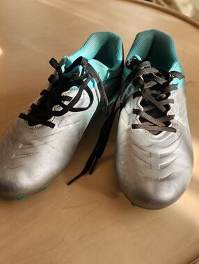 DSG Kids' Speed Viper Soccer Cleats Size 4